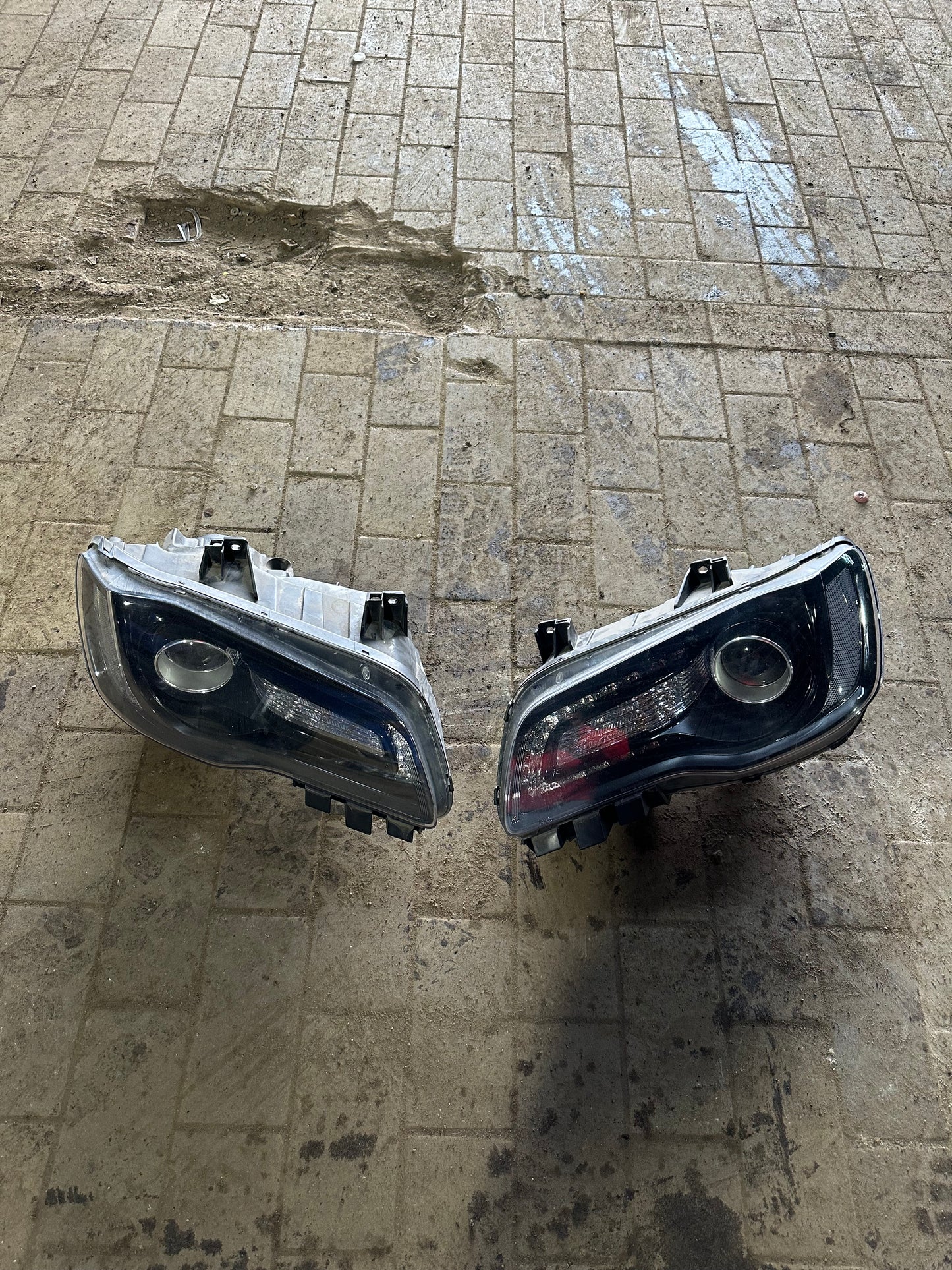 2015-2023 Chrysler 300 OEM Halogen Headlights