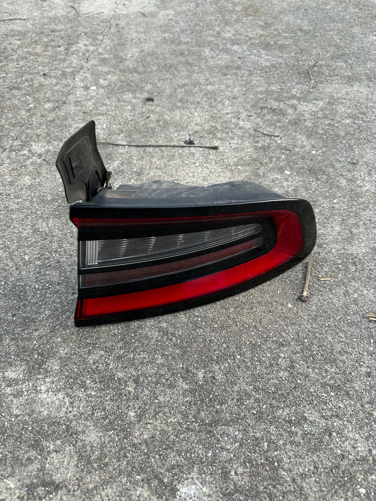 2015-2023 DODGE CHARGER PASSENGER SIDE TAIL LAMP OEM